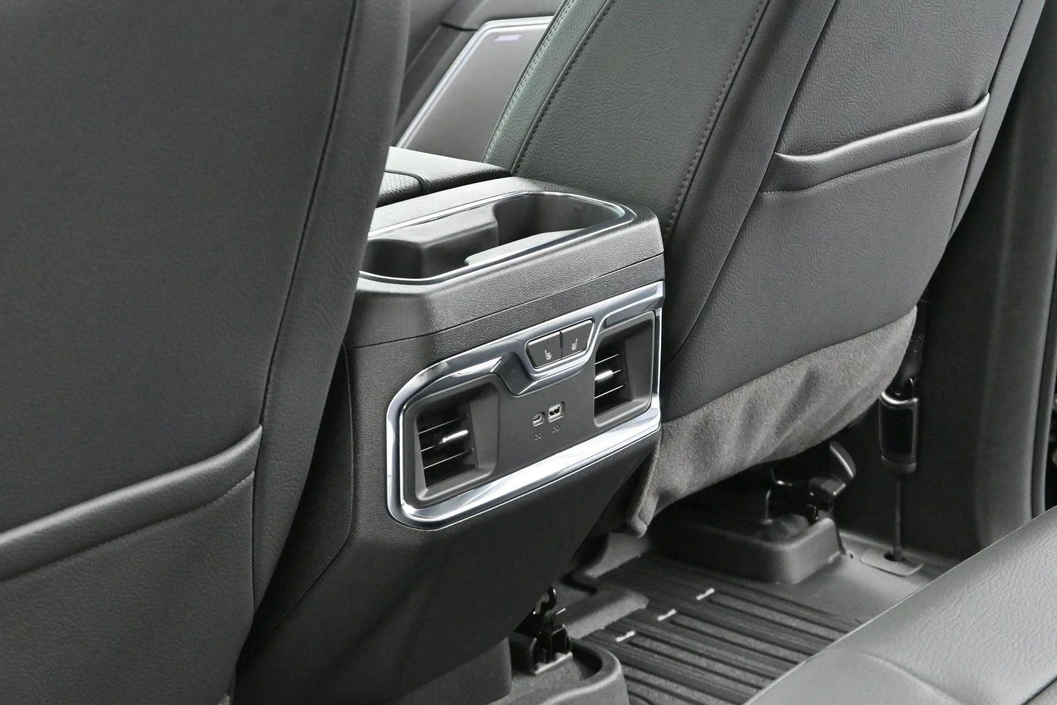 Used 2025 Onyx Black GMC Denali image 32