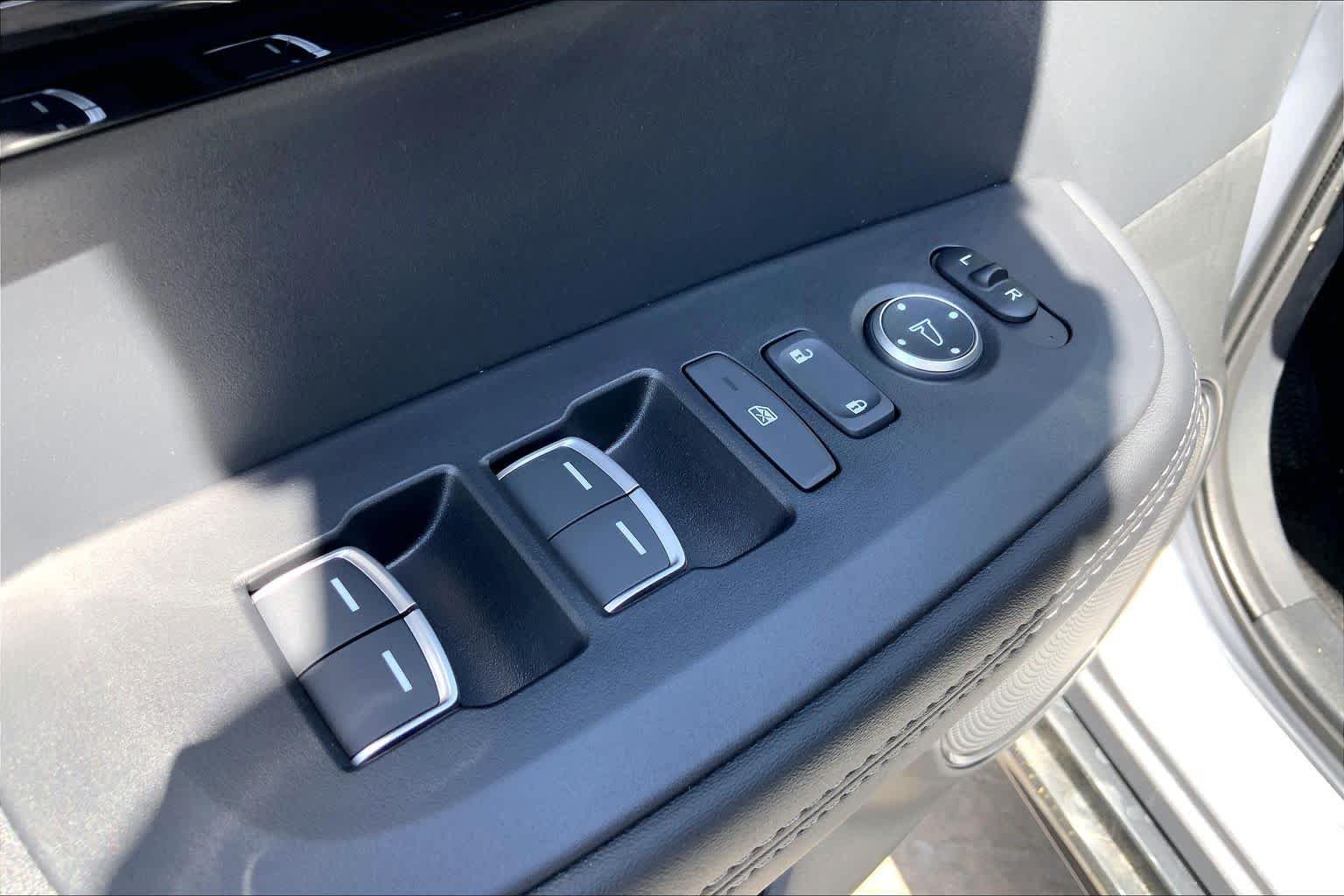 New 2026 Solar Silver Metallic Acura  image 13