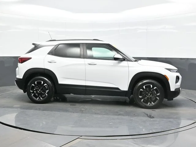 Used 2022 White Chevrolet LT image 8