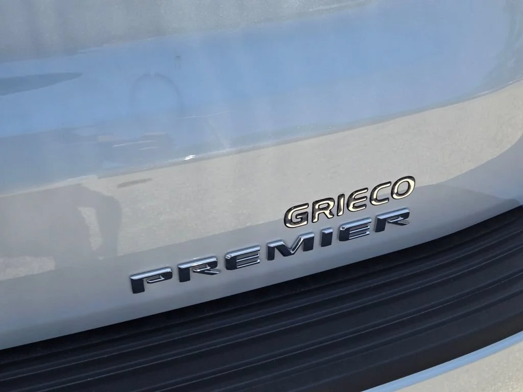 2026 Chevrolet Suburban Premier - Photo 11