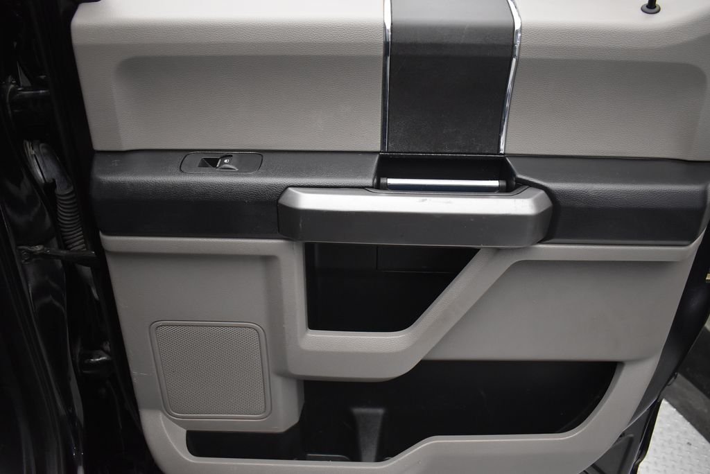 Used 2020 Black Ford XLT image 24