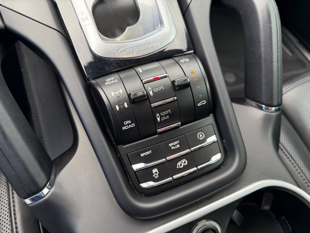 Used 2017  Porsche GTS image 26