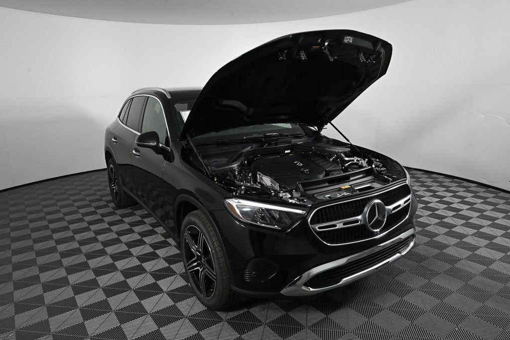 New 2026 Black Mercedes-Benz GLC 300 image 32