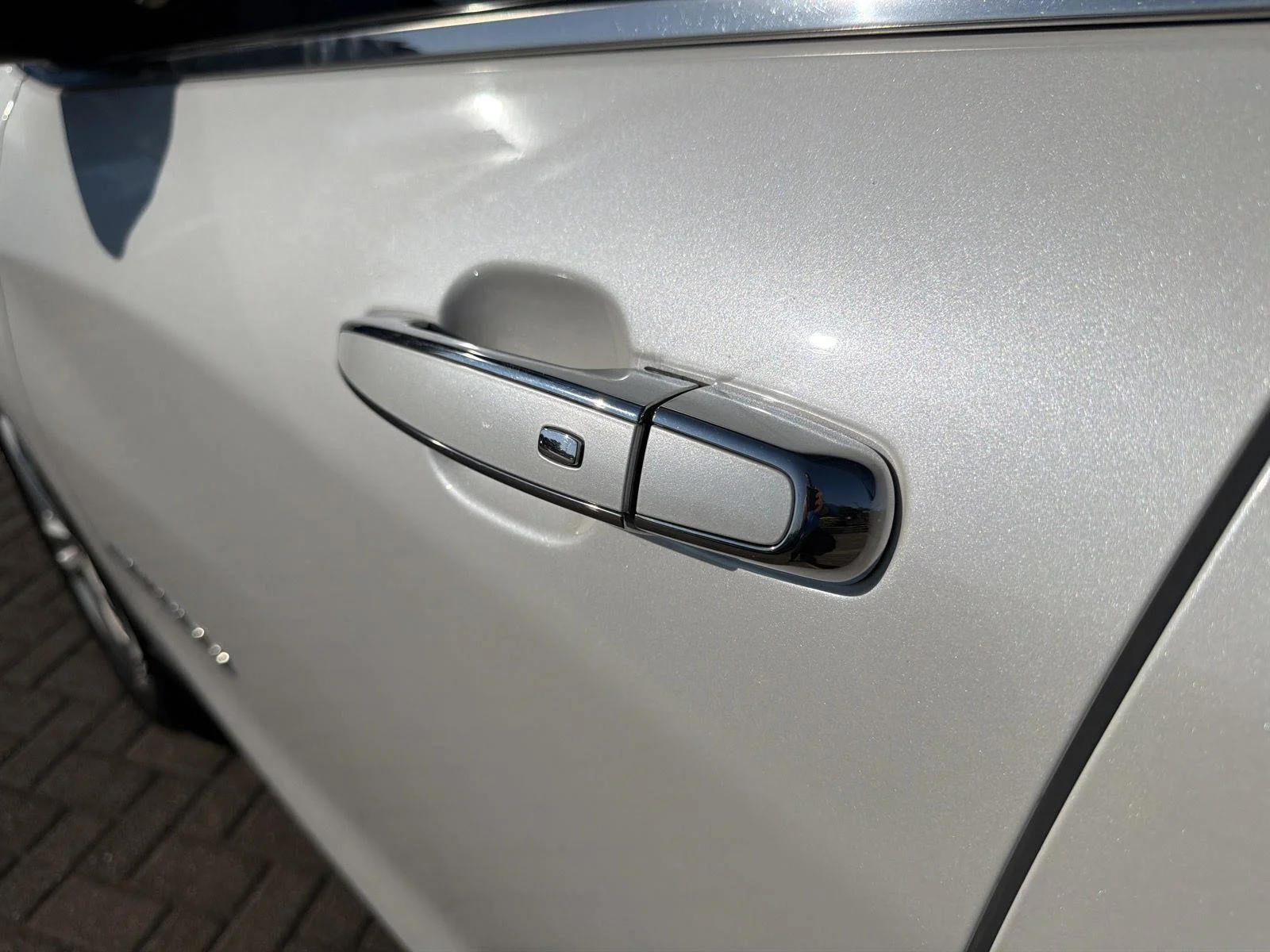 Used 2019 Iridescent Pearl Tricoat Chevrolet Premier image 13