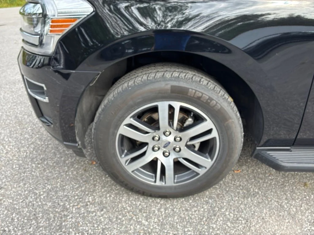 Used 2024 Black Ford Limited image 43