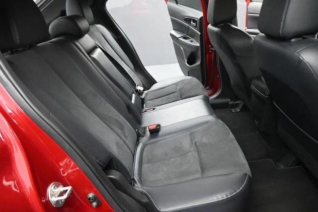 Used 2024  Mitsubishi SE image 24