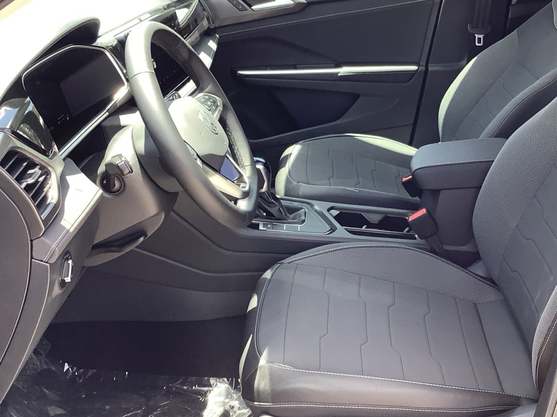 New 2026 Deep Black Pearl Volkswagen SE Black image 22