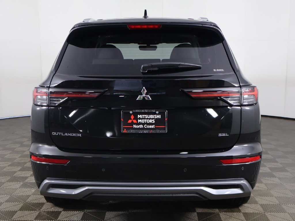 Used 2025 Black Mitsubishi SEL image 15