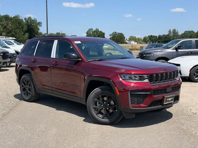 New 2026 Velvet Red Pearl-Coat Exterior Paint Jeep Laredo Altitude image 2