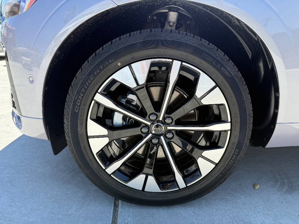 New 2026 Aurora Silver Volvo Plus image 9