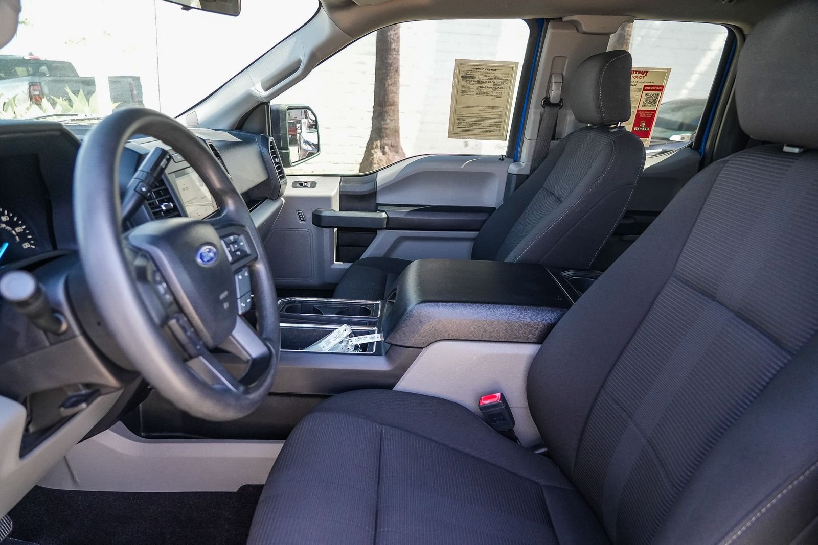 Used 2018 Blue Ford XL image 17