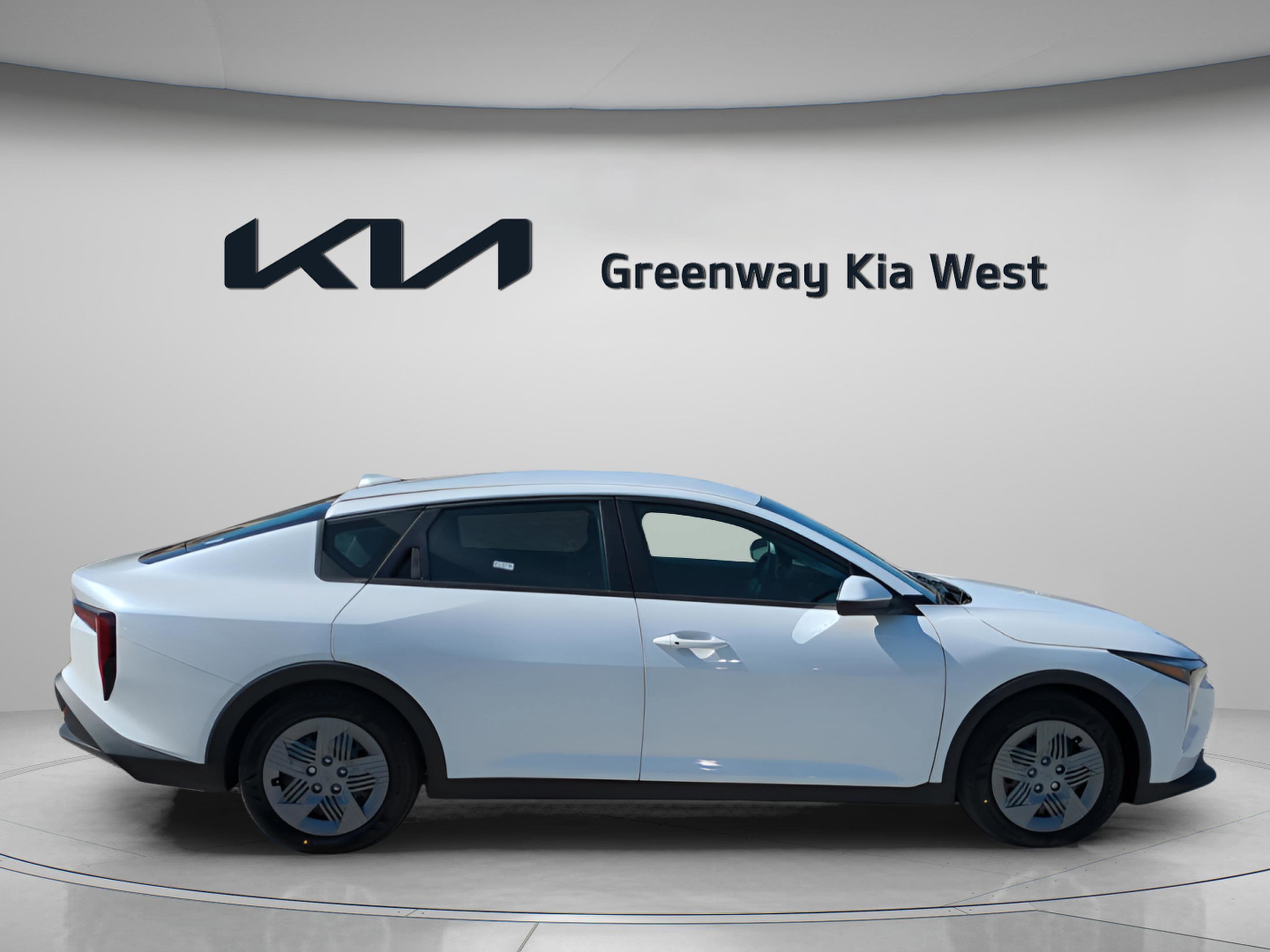New 2026 Snow White Pearl Kia LX image 9