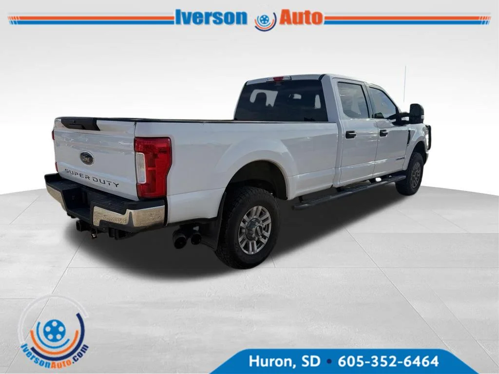 Used 2017 White Ford XLT image 4