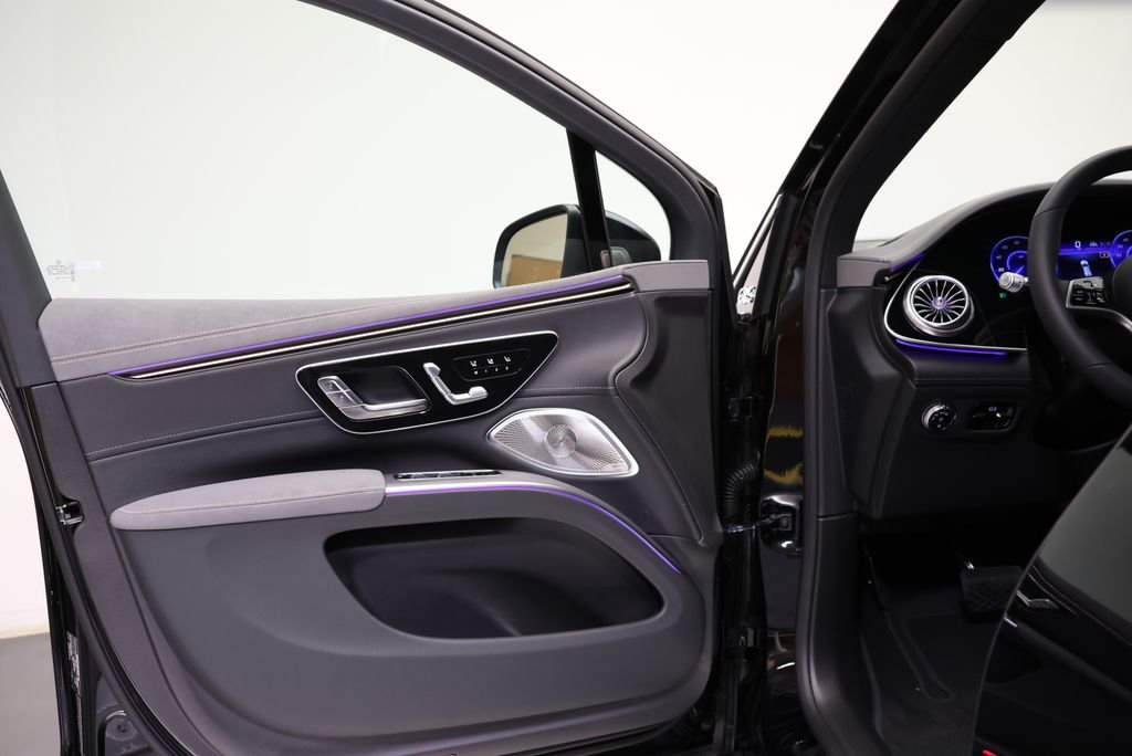 New 2026 Black Mercedes-Benz 400 image 30