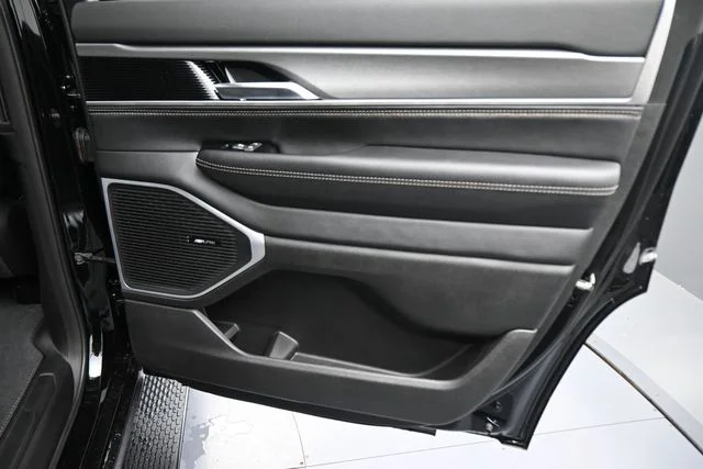 New 2026 High Gloss Black Exterior Paint Jeep  image 23