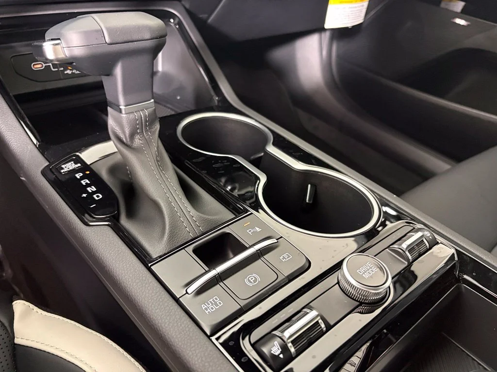 New 2027 White Kia GT-Line image 33