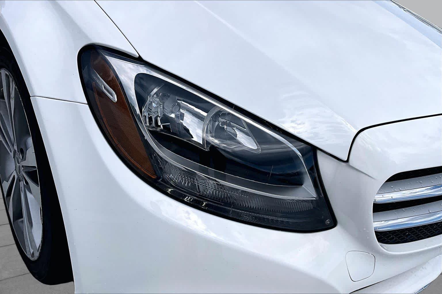 Used 2018 Polar White Mercedes-Benz C 300 image 27
