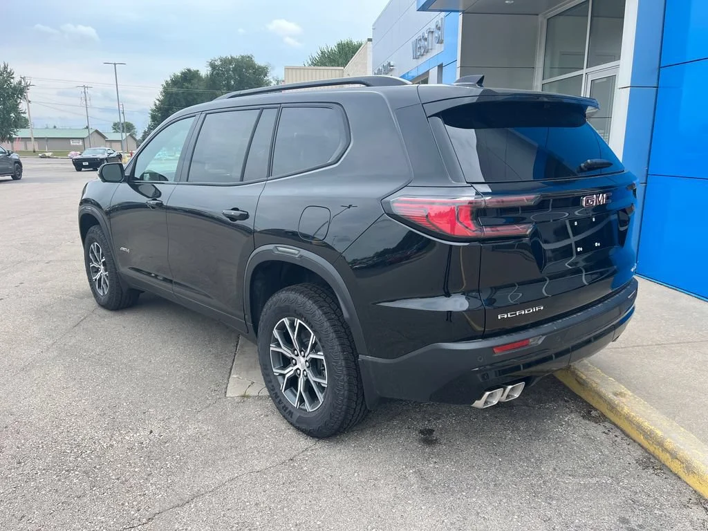2026 GMC Acadia AT4 - Photo 7