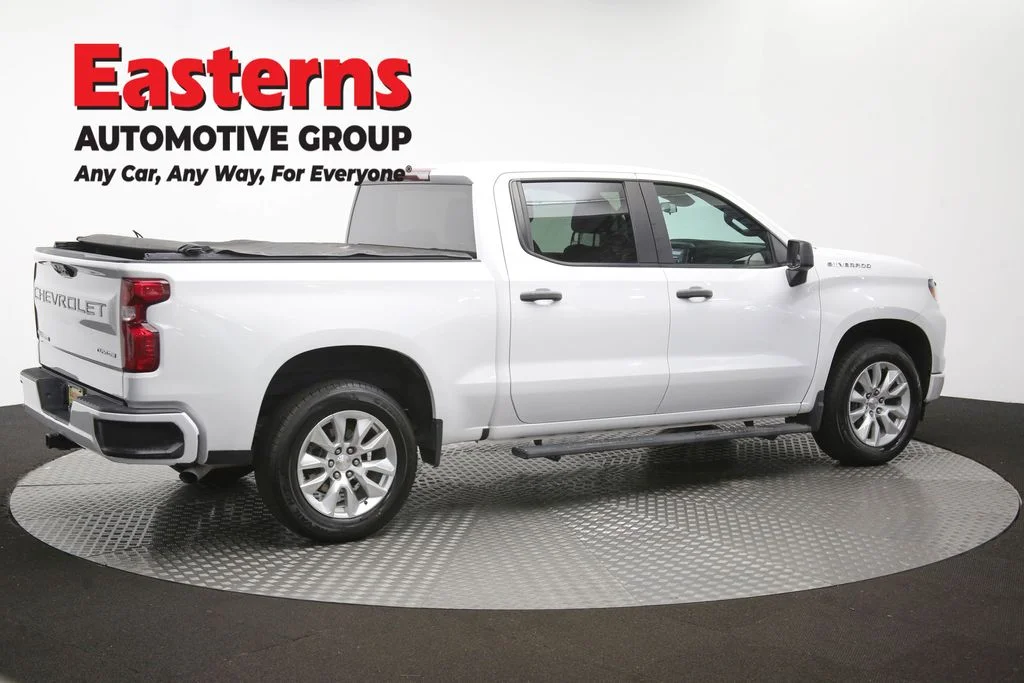 Used 2023 White Chevrolet Custom image 43