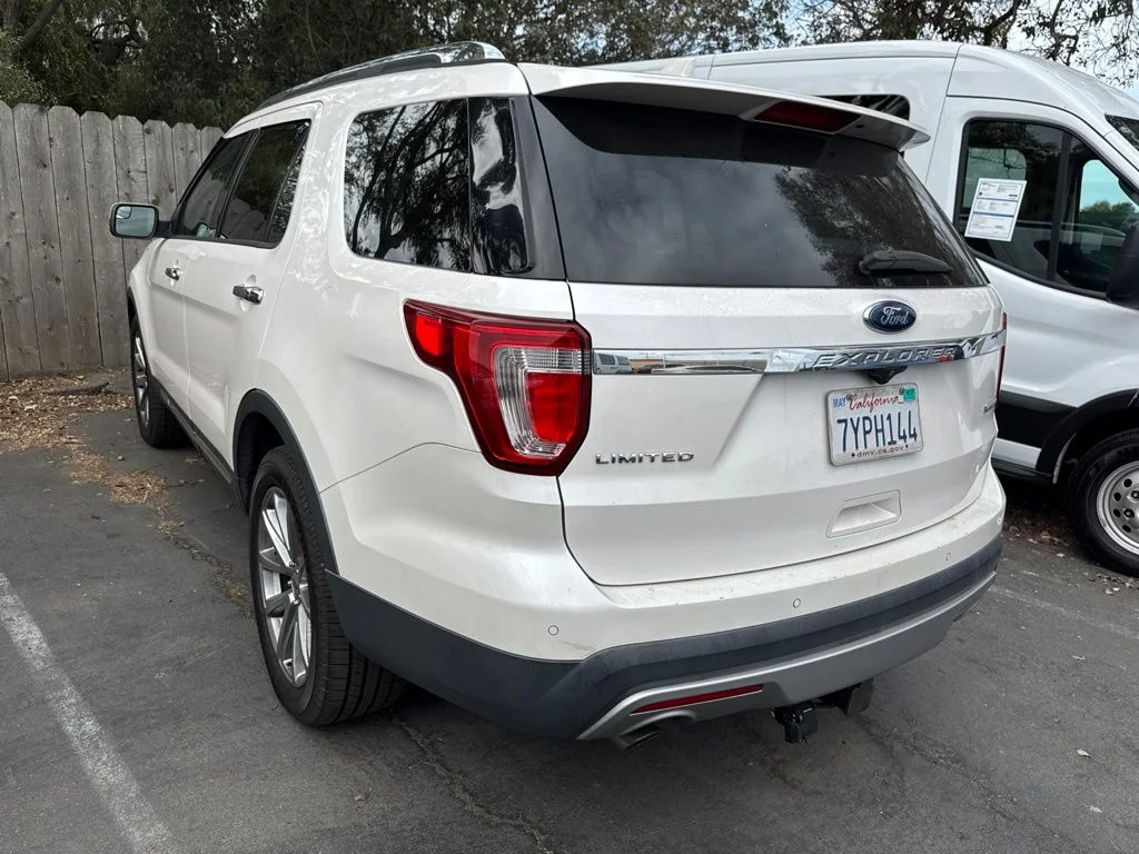 Used 2017 White Ford Limited image 5