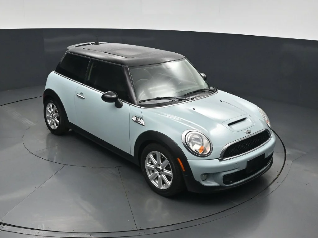 Used 2013 Blue MINI Base image 35