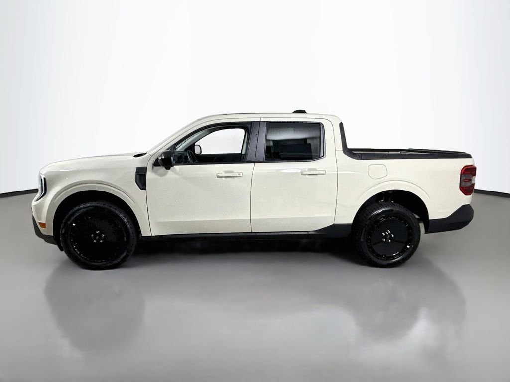 Used 2025 Sand Ford Lariat image 4