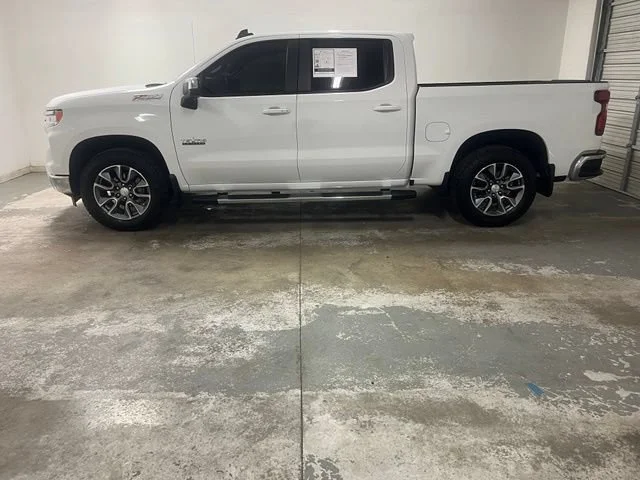Used 2026 Summit White Chevrolet LT image 5