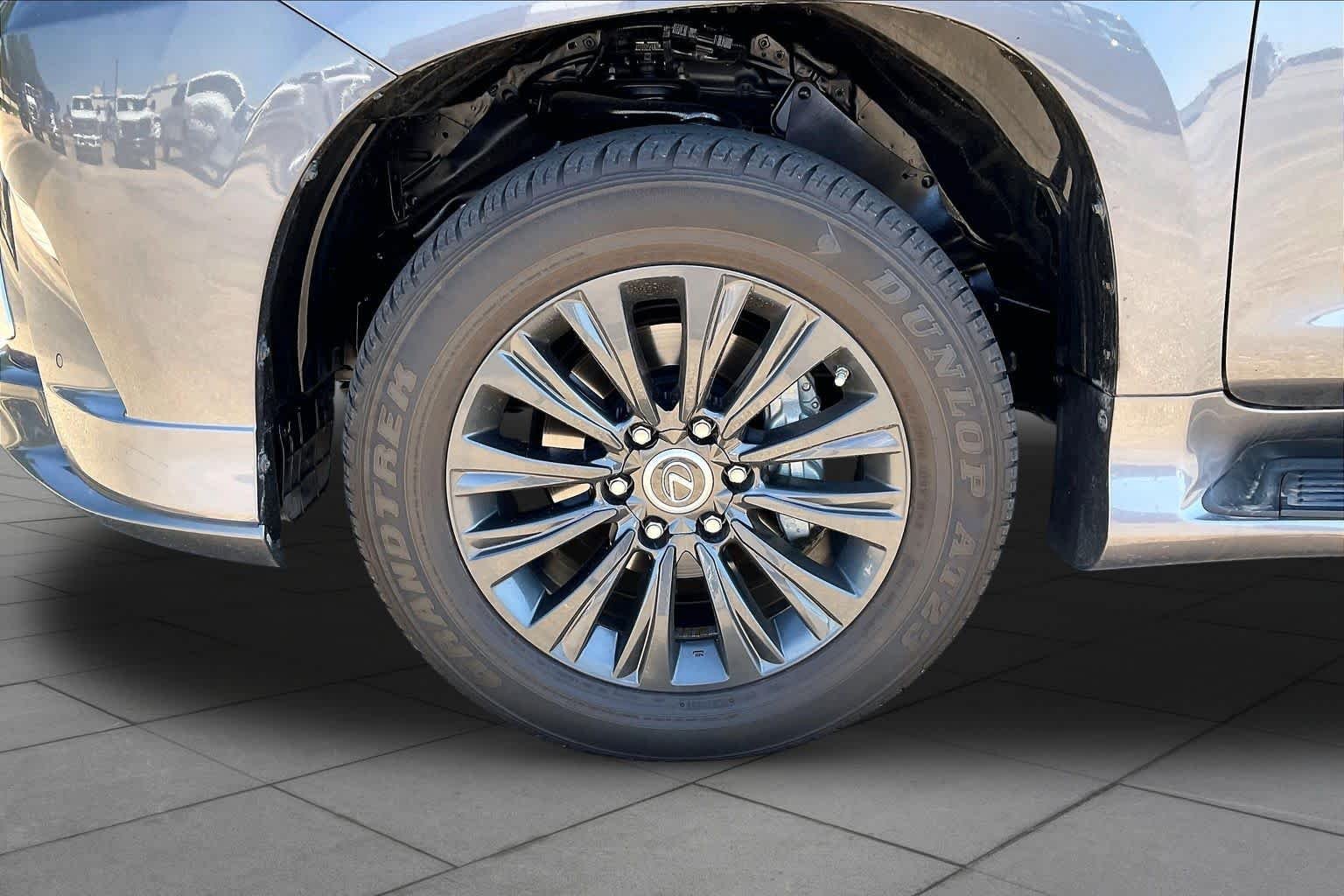 Used 2023 Nebula Gray Pearl Lexus Luxury image 10