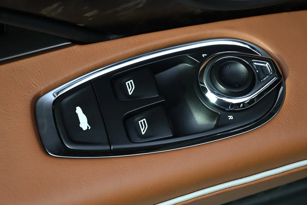 Used 2023 Green Aston Martin NA image 28
