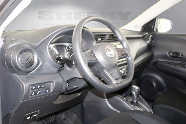 Used 2025 Gray Nissan S image 3