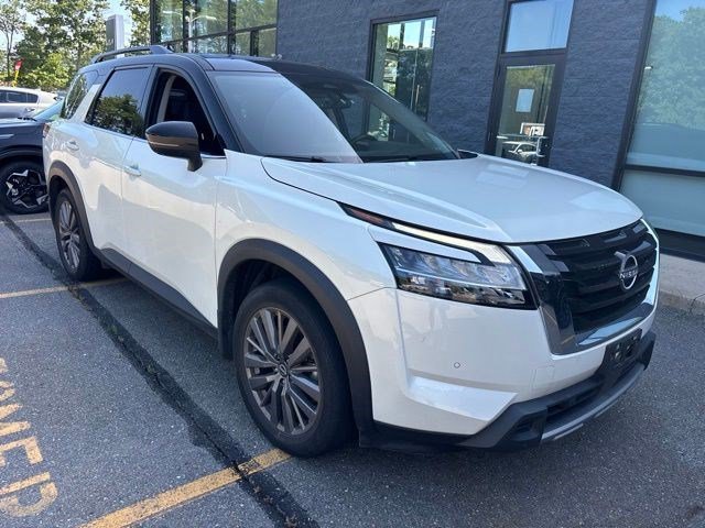 White 2024 Nissan Pathfinder SUV / Crossover All-Wheel Drive 