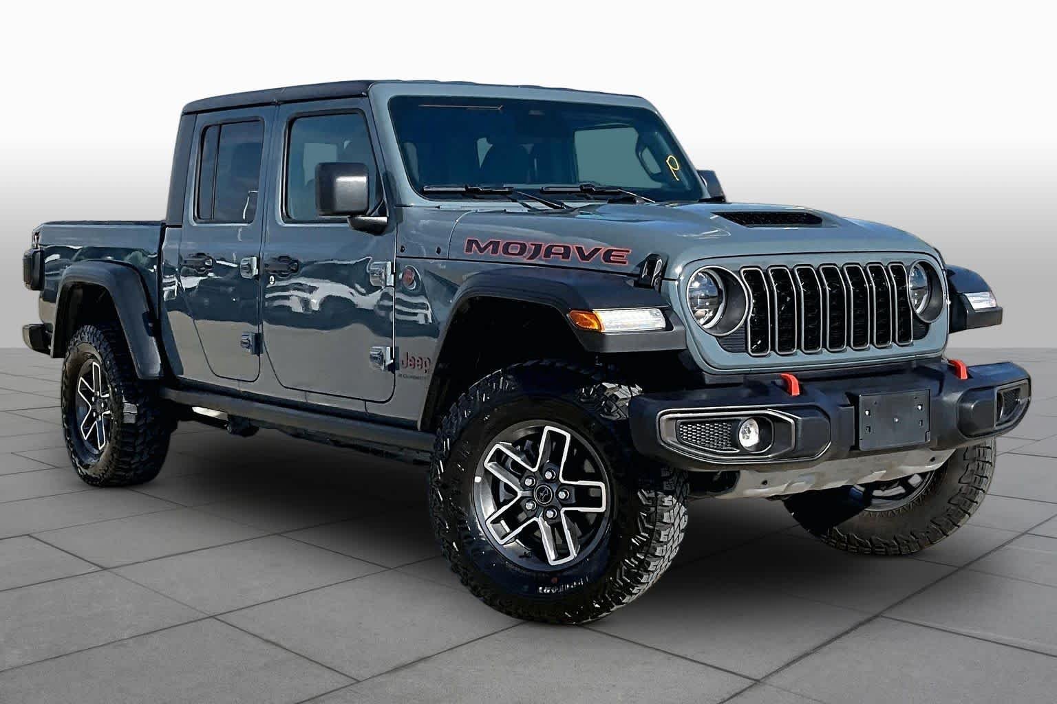 Used 2026 Anvil Clearcoat Jeep Mojave image 3