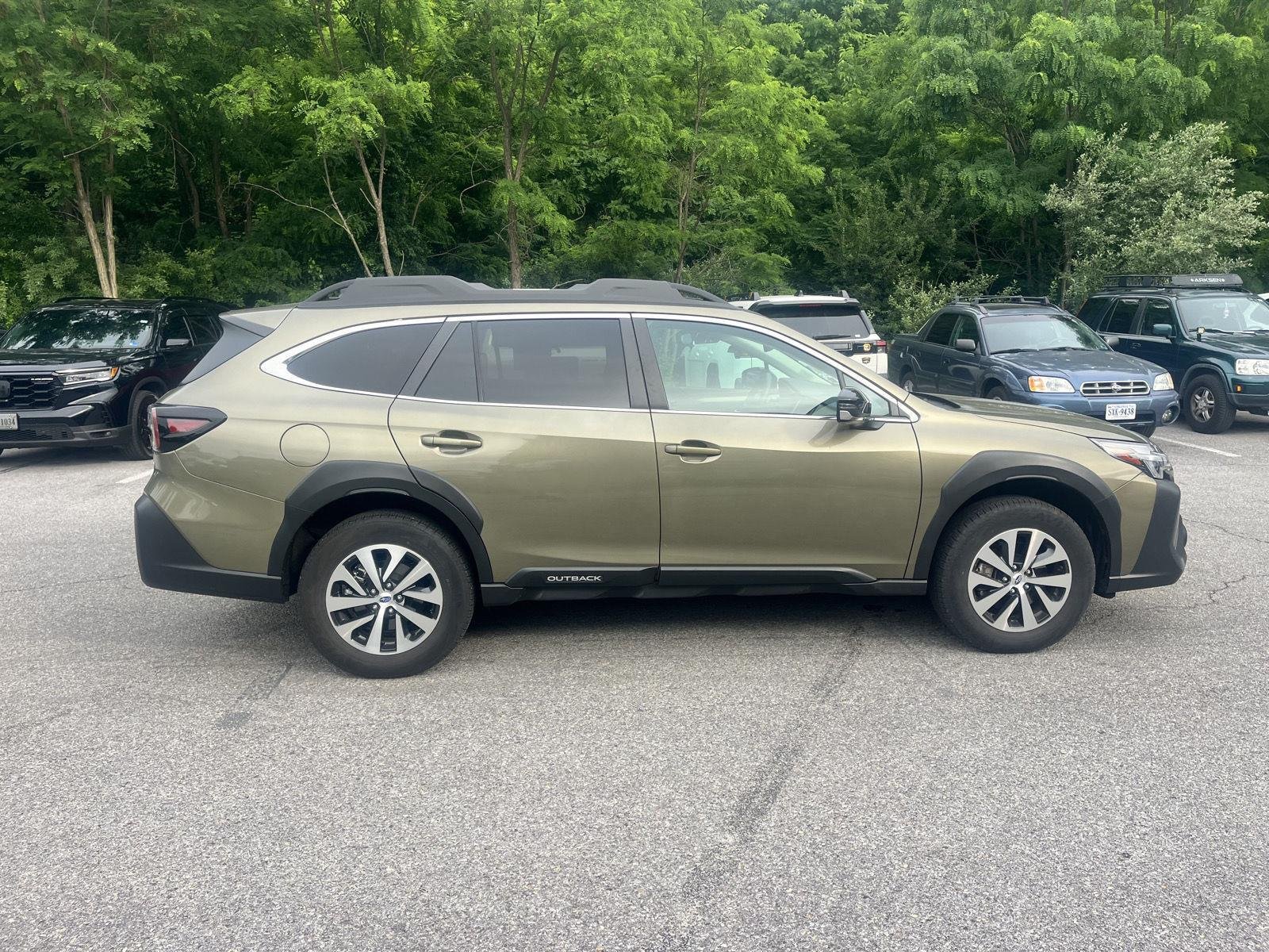 Used 2025 Autumn Green Metallic Subaru Premium image 11
