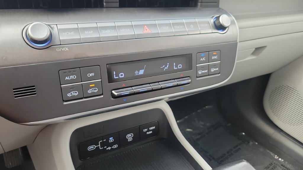 2025 Hyundai Kona SEL - Photo 18