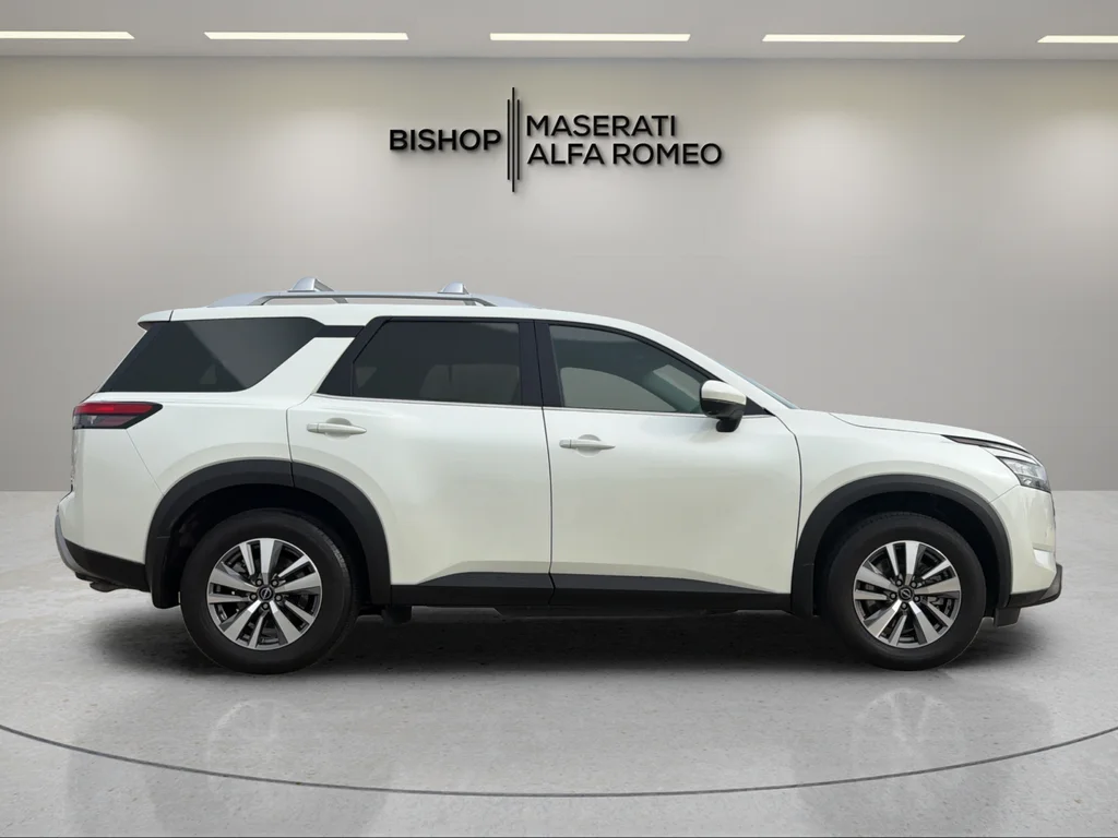 Used 2023 White Nissan SL image 6