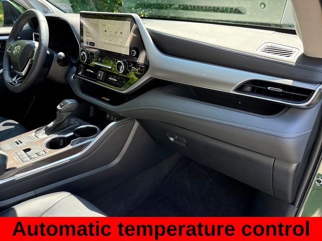 Used 2024  Toyota Platinum image 28