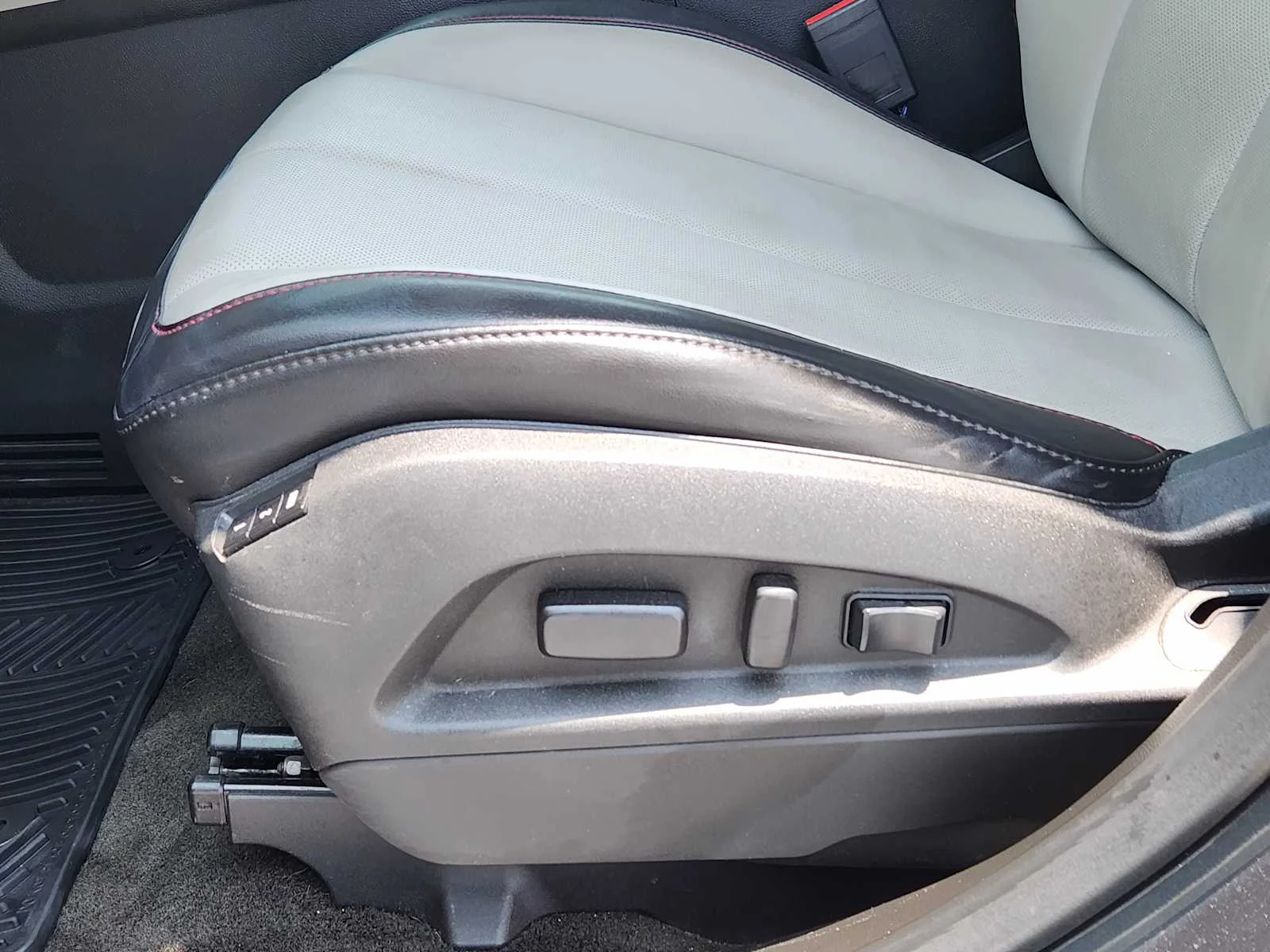 Used 2017 Nightfall Gray Metallic Chevrolet Premier image 23