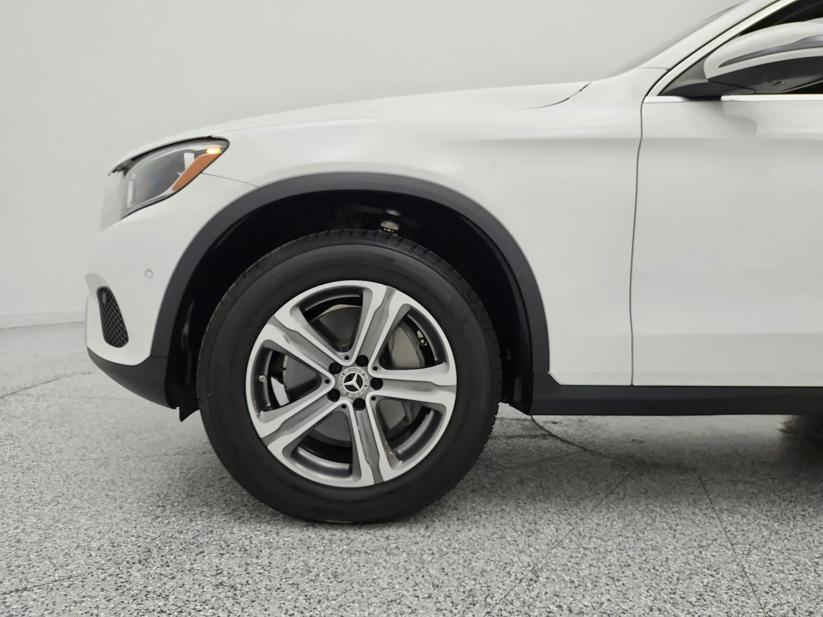 Used 2019 Polar White Mercedes-Benz GLC 300 SUV image 18