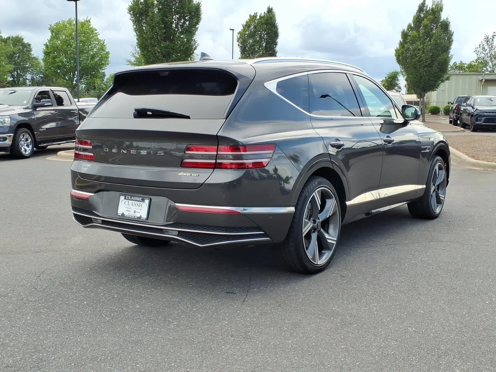 Used 2025 Makalu Gray Genesis 3.5T Prestige image 2