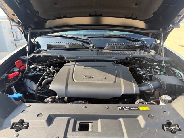 New 2026 Santorini Black Land Rover S image 19