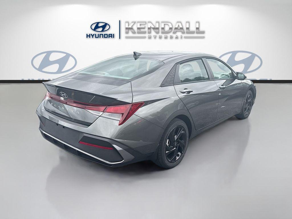 New 2026 Amazon Gray Hyundai SEL Sport image 6
