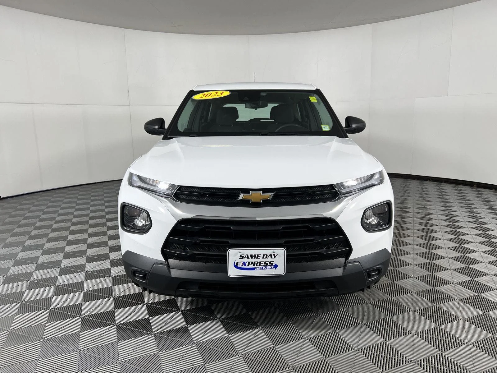 Used 2023 Summit White Chevrolet LS image 19