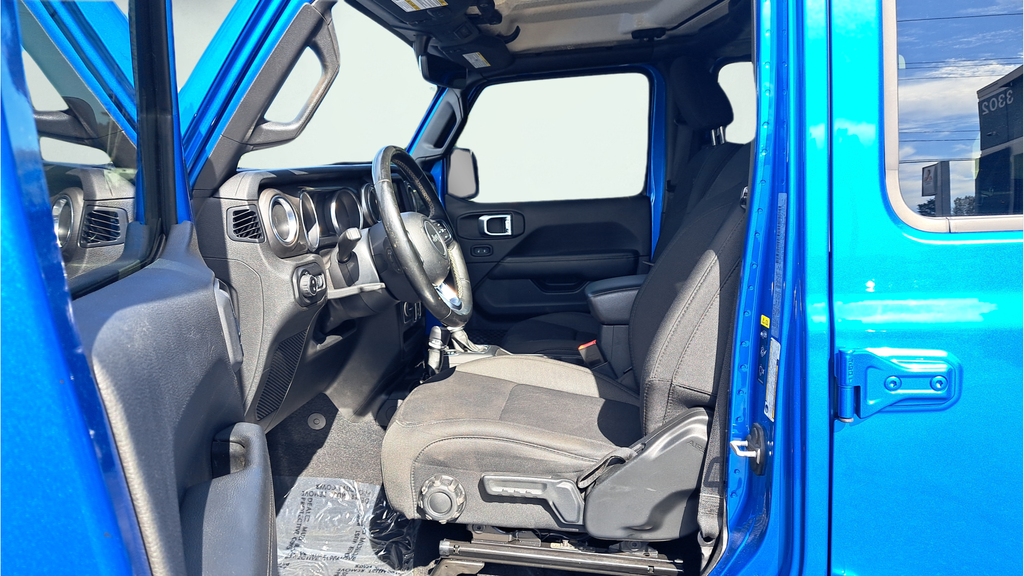 Used 2020 Blue Jeep Overland image 10
