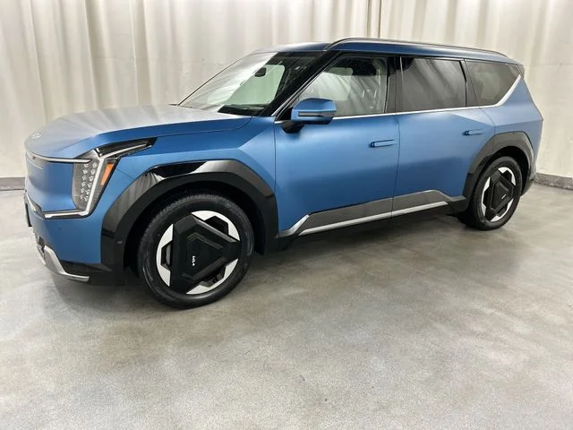 Used 2024 Kia EV9 Land with VIN KNDADFS53R6028549 for sale in Waterbury, CT