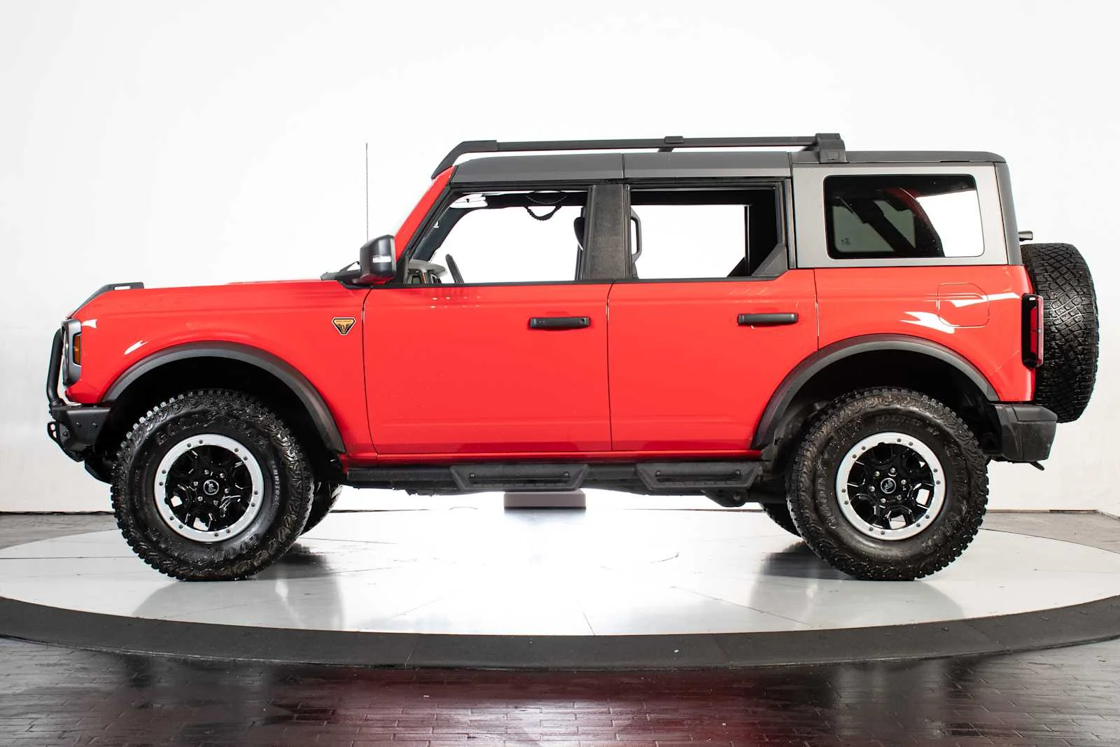 Used 2023 Race Red Ford Badlands image 2