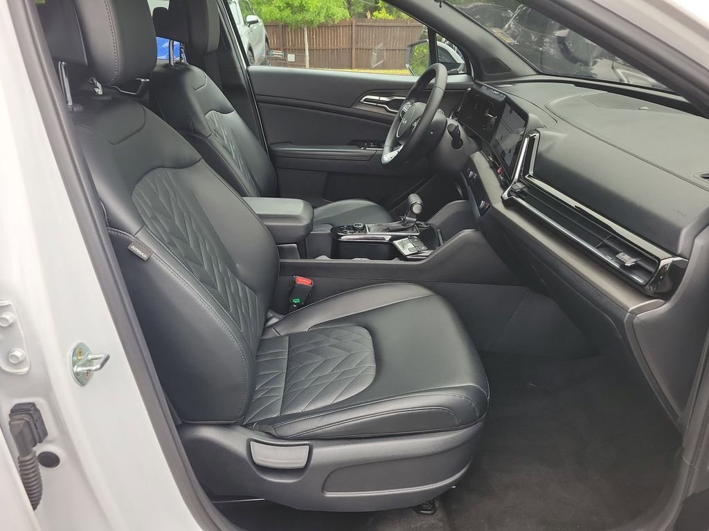 Used 2023 White Kia X-Line image 7