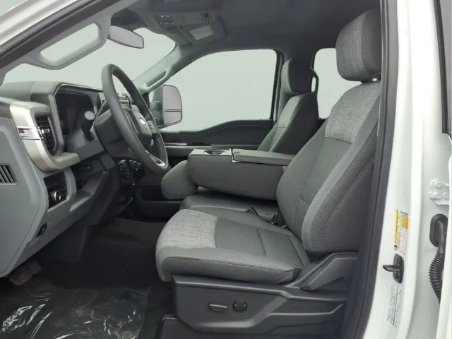 New 2027 Oxford White Ford F-250® XLT image 17