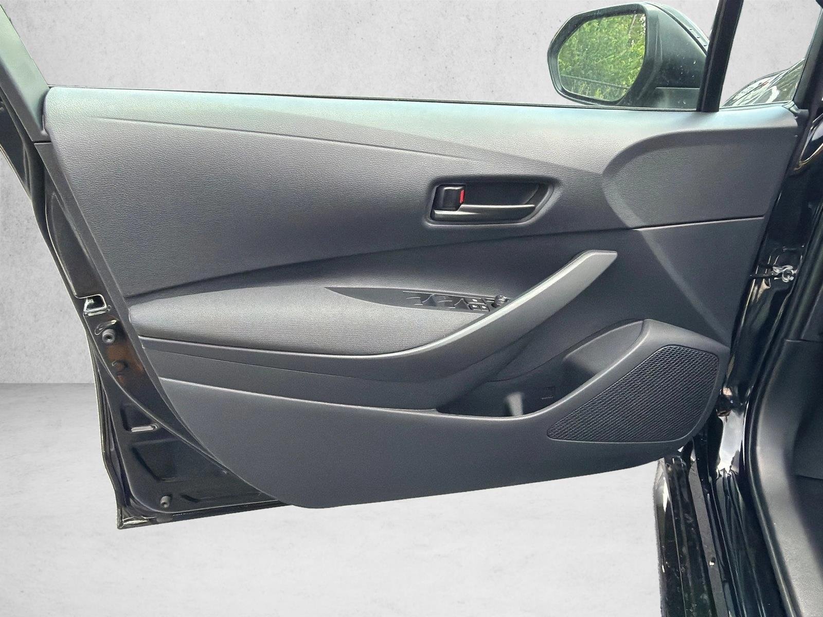 New 2026 Midnight Black Metallic Toyota LE image 10