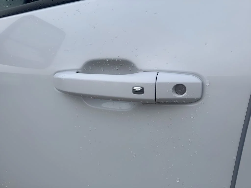 Used 2020 Summit White Chevrolet LT image 9