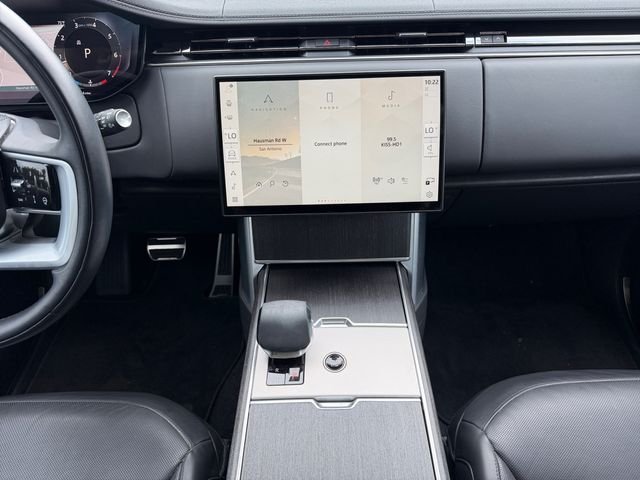Used 2024  Land Rover SE image 15